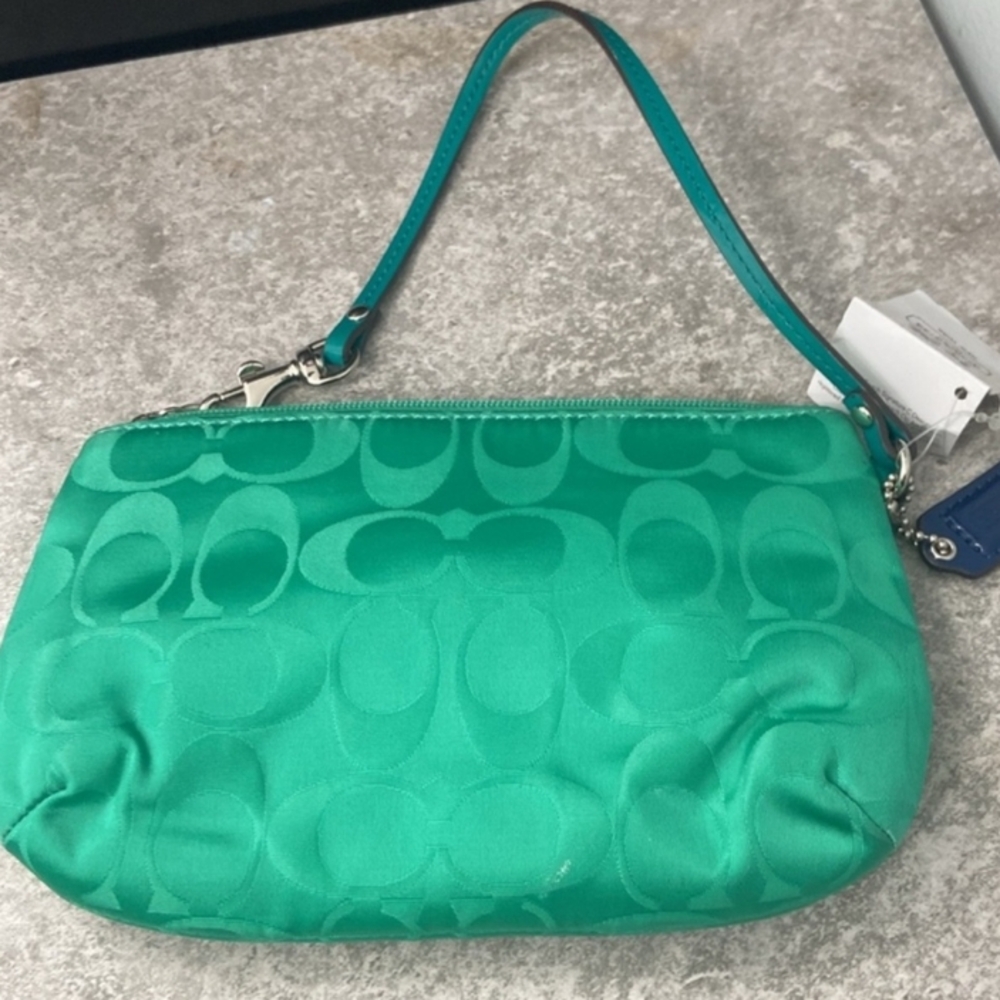 Teal Coach Wristlet, Dust bag And Blue Coach Tag - Picture 3 of 6